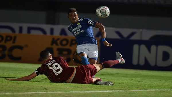 Laga Persib vs Borneo FC-1632405772