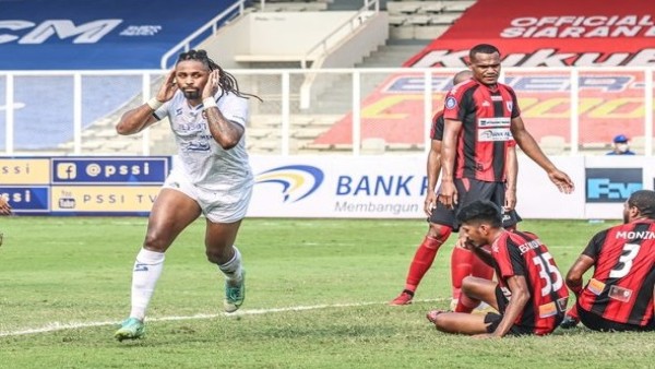 Laga Persipura vs Arema-1632927388