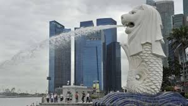 Patung Merlion ikon Singapura-1633233051