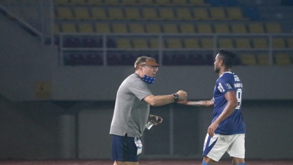 Pelatih Persib, Robert Alberts bersama Wander Luiz-1635234761