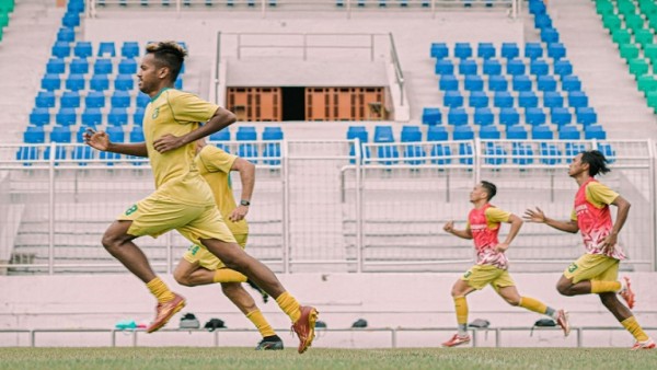 Skuad Persebaya jalani latihan fisik-1633525382