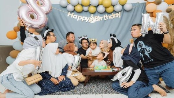 Ayus Sabyan dan Ririe Fairus rayakan ultah anak. (net)-1636446465