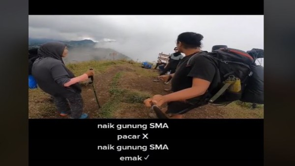 Emak-emak Naik Gunung-1636518634