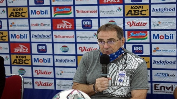 Pelatih Persib, Robert Alberts-1637500811