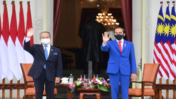 PM Malaysia Y.M Dato’ Sri Ismail Sabri Yaakob (kiri) bertemu dengan Presiden Joko Widodo di Istana Bogor-1636534189