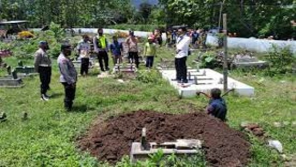 Pria Ponorogo gali makam istri karena bisikan gaib-1637934680