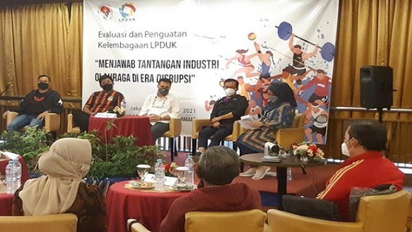 Diskusi Panel bertema Menjawab Tantangan Industri Olahraga-1639127977