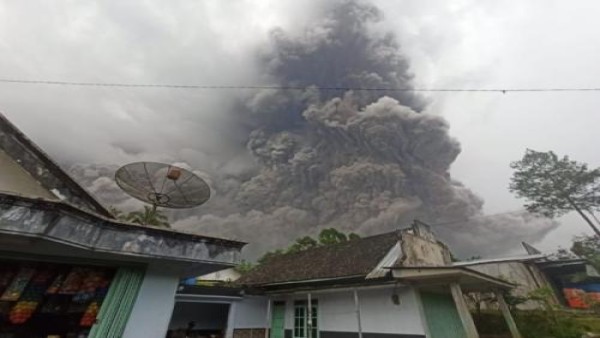 Erupsi Semeru-1640564801