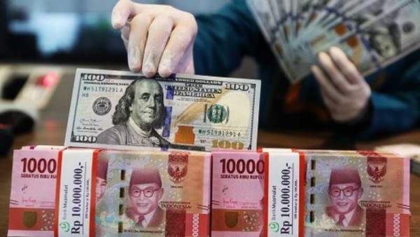 Ilustrasi mata uang rupiah dan dolar AS-1640685384