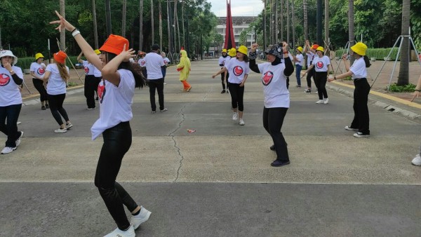 Kompetisi Chicken Dance-1639141636