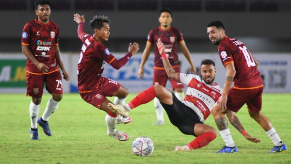 Laga Borneo vs Madura United-1639552870