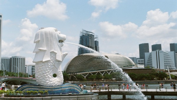 Patung Merlion ikon Singapura-1640177747