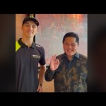 Erick Thohir (kanan) main TikTok bareng Luca Marini-1647487587