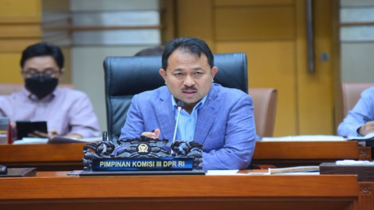 Wakil Ketua Komisi III DPR RI Pangeran Khairul Saleh saat memimpin Rapat Dengar Pendapat. (Jaka/nvl)