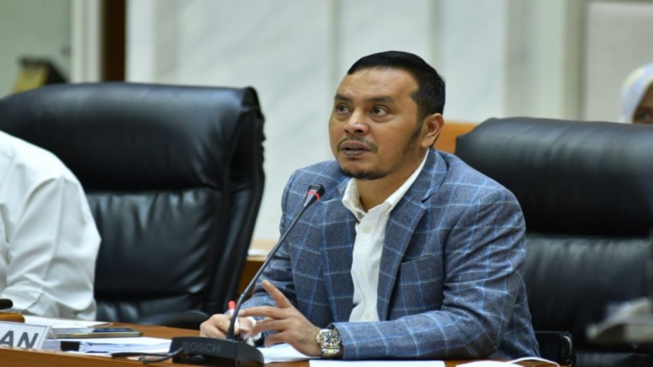 Ketua Panja RUU TPKS Baleg DPR RI Willy Aditya saat memimpin Rapat Panja RUU TPKS di Kompleks DPR RI, Senayan, Jakarta, Senin (4/4/2022). (Eno/Man)