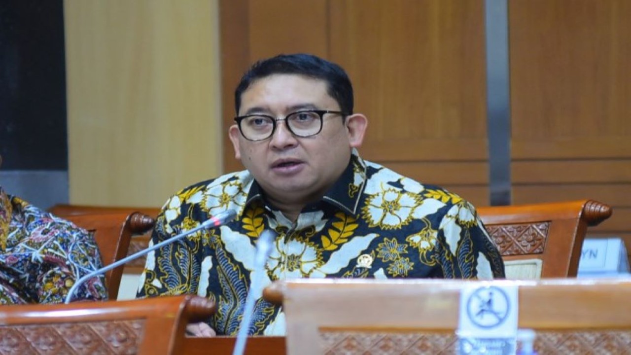 Anggota Komisi I DPR RI Fadli Zon saat menghadiri Rapat Kerja Komisi I DPR RI dengan Menteri Luar Negeri di Gedung Nusantara II DPR RI, Senayan, Jakarta, Rabu (6/4/2022). (Jaka/mr)