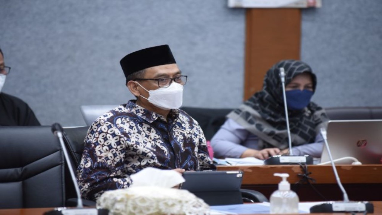 Wakil Ketua Komisi X DPR Abdul Fikri Faqih saat menngikuti rapat dengar pendapat umum dengan pakar dan praktisi pendidikan di Gedung DPR RI. (Geraldi/nvl)