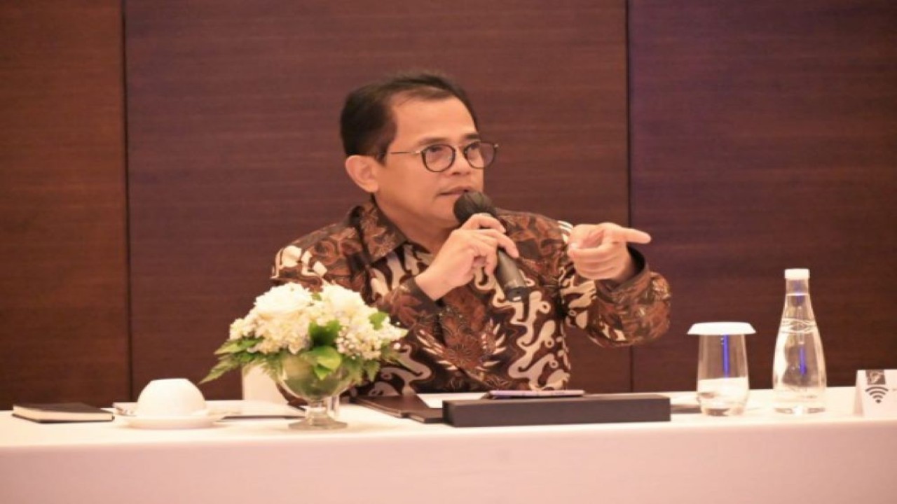 Sekjen DPR RI Indra Iskandar dalam Focus Group Discussion Sosialisasi Peraturan DPR RI tentang Peliputan di lingkungan DPR RI di Jakarta, Kamis (14/4/2022). (Prima/Man)