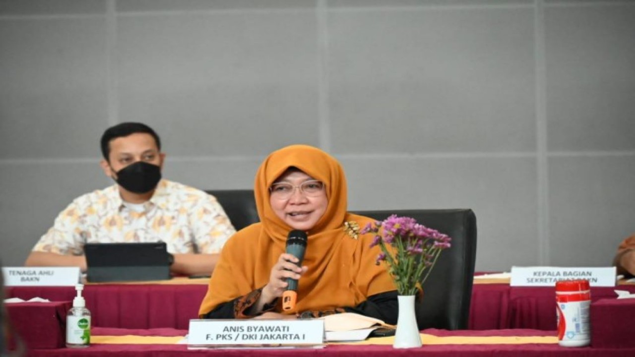 Wakil Ketua Badan Akuntabilitas Keuangan Negara (BAKN) DPR RI Anis Byarwati saat pertemuan di Kanwil Bea dan Cukai Jateng-DI Yogyakarta, Semarang, Rabu (13/4/2022). (Anne/Man)