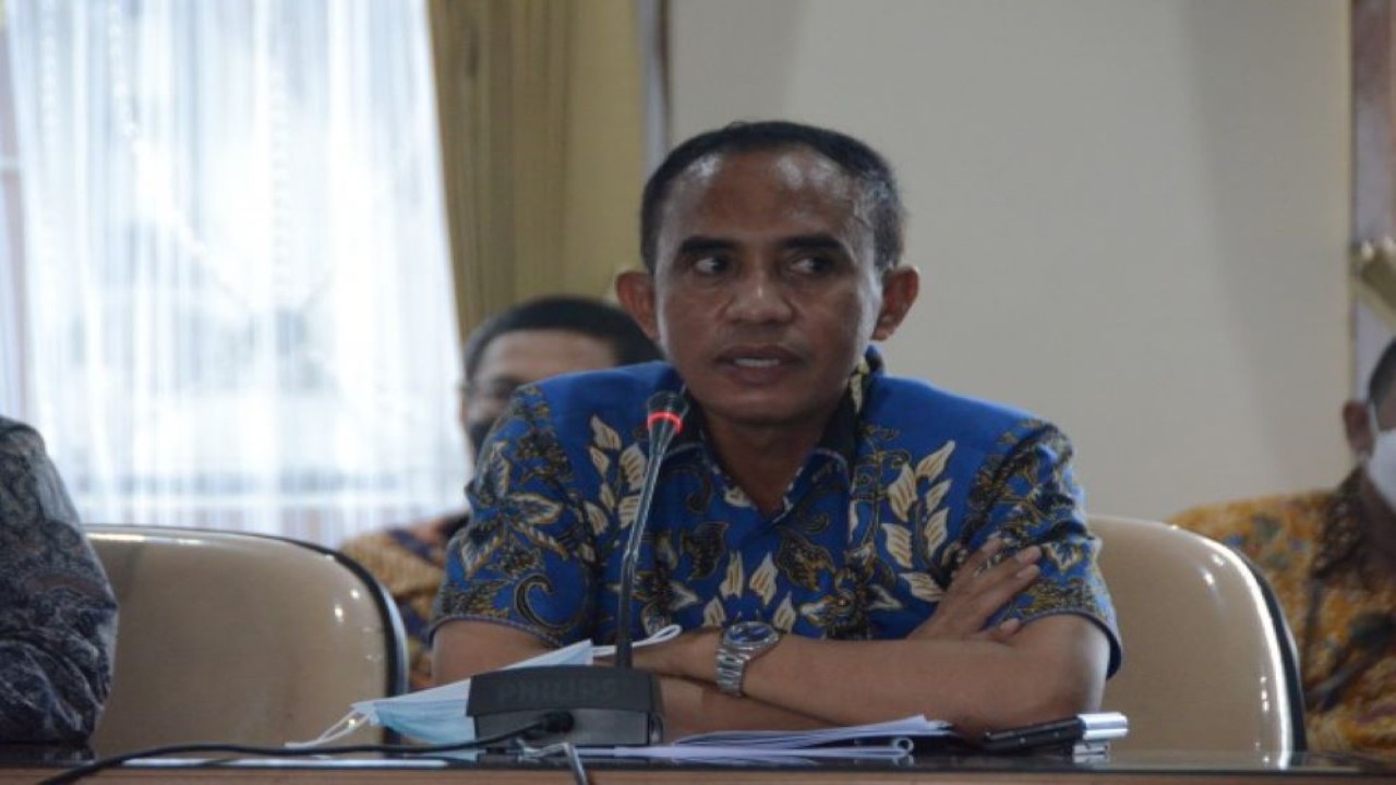 Anggota Komisi II DPR RI Anwar Hafid saat Kunjungan Kerja Komisi II DPR RI dengan Pemerintah Kota Sukabumi di Balai Kota Sukabumi, Kota Sukabumi, Provinsi Jawa Barat, Senin (18/4/2022). (Saum/Man)