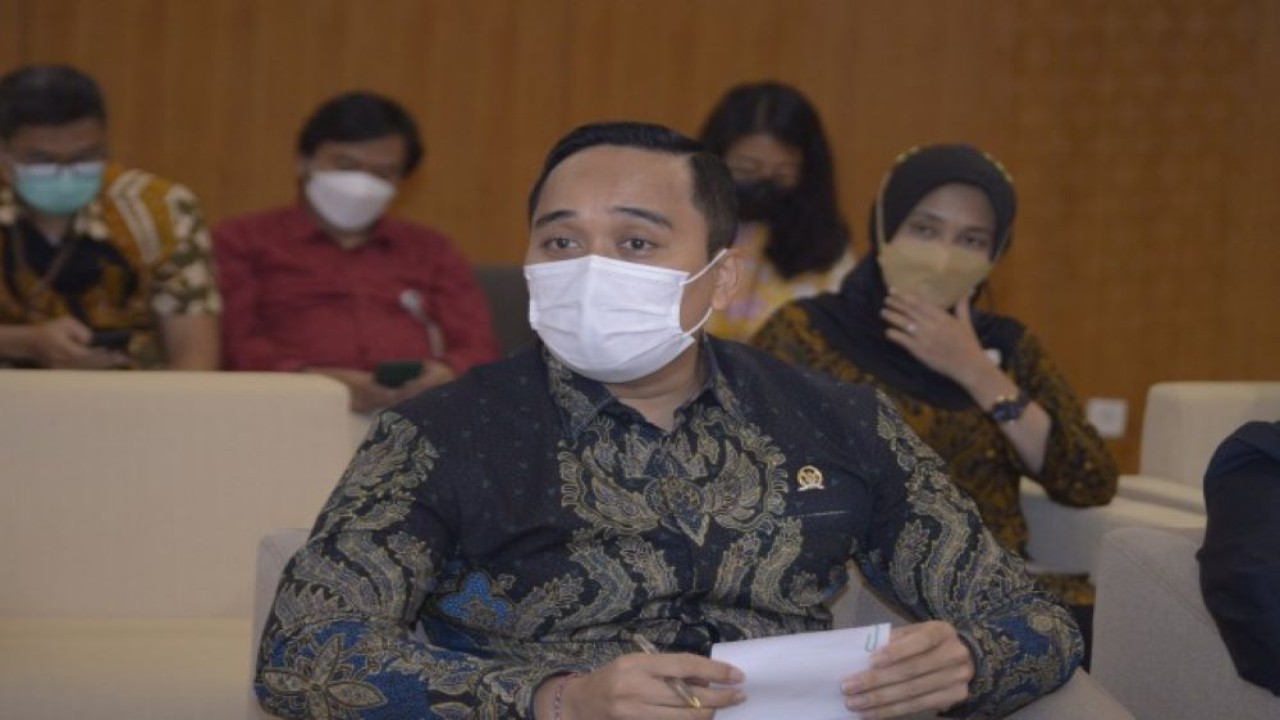 Anggota Komisi VI DPR RI Putu Supadma Rudana di Gedung Nusantara III, Senayan, Jakarta, Kamis (21/4/2022). (Runi/Man)