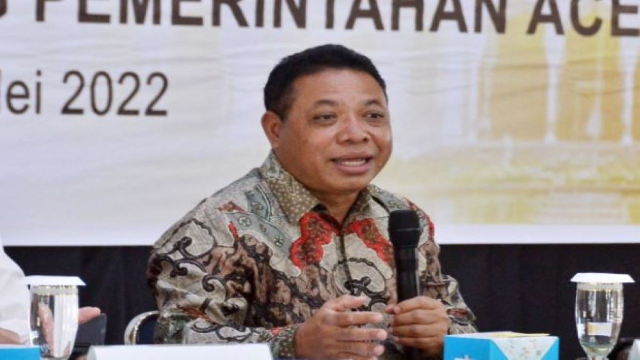 Kepala BK Sekjen DPR RI Inosentius Samsul saat mengikuti di Kampus Universitas Syiah Kuala Banda Aceh, Selasa (10/5/2022). (Devi/nvl)