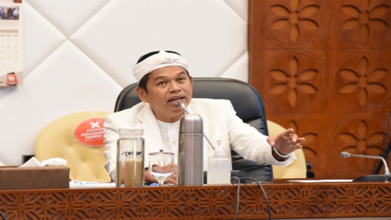 Wakil Ketua Komisi IV DPR RI Dedi Mulyadi saat Rapat Kerja Komisi IV DPR RI dengan Menteri Pertanian, Dirut Perum Bulog, dan Dirut PT Berdikari, di Gedung Nusantara, Senayan, Jakarta, Senin (23/5/2022). (Arief/Man)