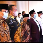 Ketua MPR RI Bambang Soesatyo (kedua kiri) bersama Wapres KH Ma'ruf Amin (ketiga kiri)-1652851656