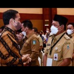 Paman Birin (kanan) berbincang akrab dengan Presiden Jokowi-1653478146