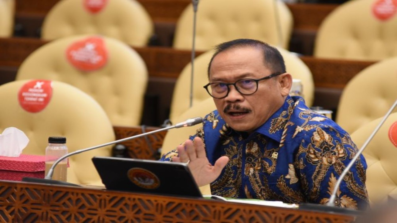 Anggota Komisi IV DPR RI Suhardi Duka dalam Rapat Kerja Komisi IV DPR RI bersama Menteri Pertanian Syahrul Yasin Limpo beserta jajaran, di Gedung Nusantara, Senayan, Jakarta, Kamis (2/6/2022). (Arief/Man)