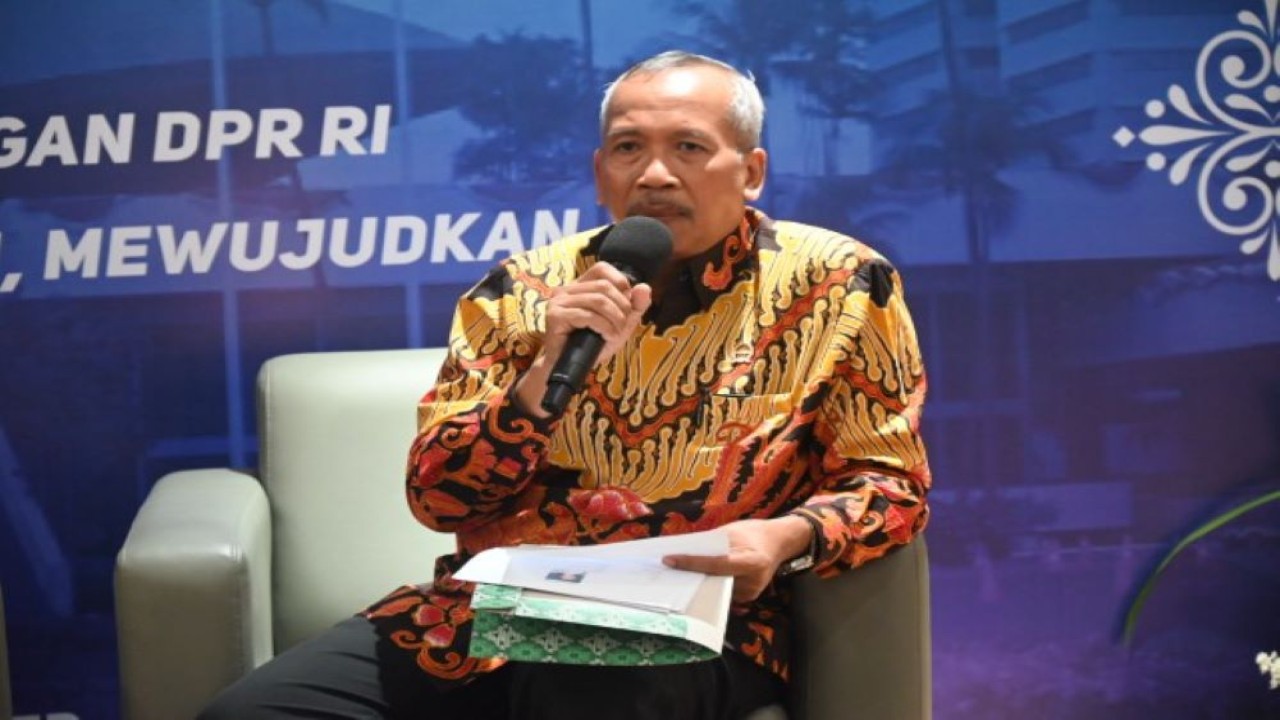 Kepala Biro Protokol dan Humas Setjen DPR RI Suratna saat penyelenggaraan kegiatan Parlemen Kampus 2022 di Unsoed. (Ridwan/nvl)