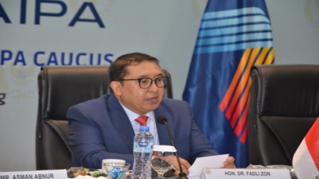 Ketua BKSAP DPR RI Fadli Zon memimpin delegasi BKSAP DPR RI dalam forum 'The 13th Meeting of AIPA Caucus' di Kota Bandung, Provinsi Jawa Barat, Selasa (7/6/2022). (Puntho/nvl)