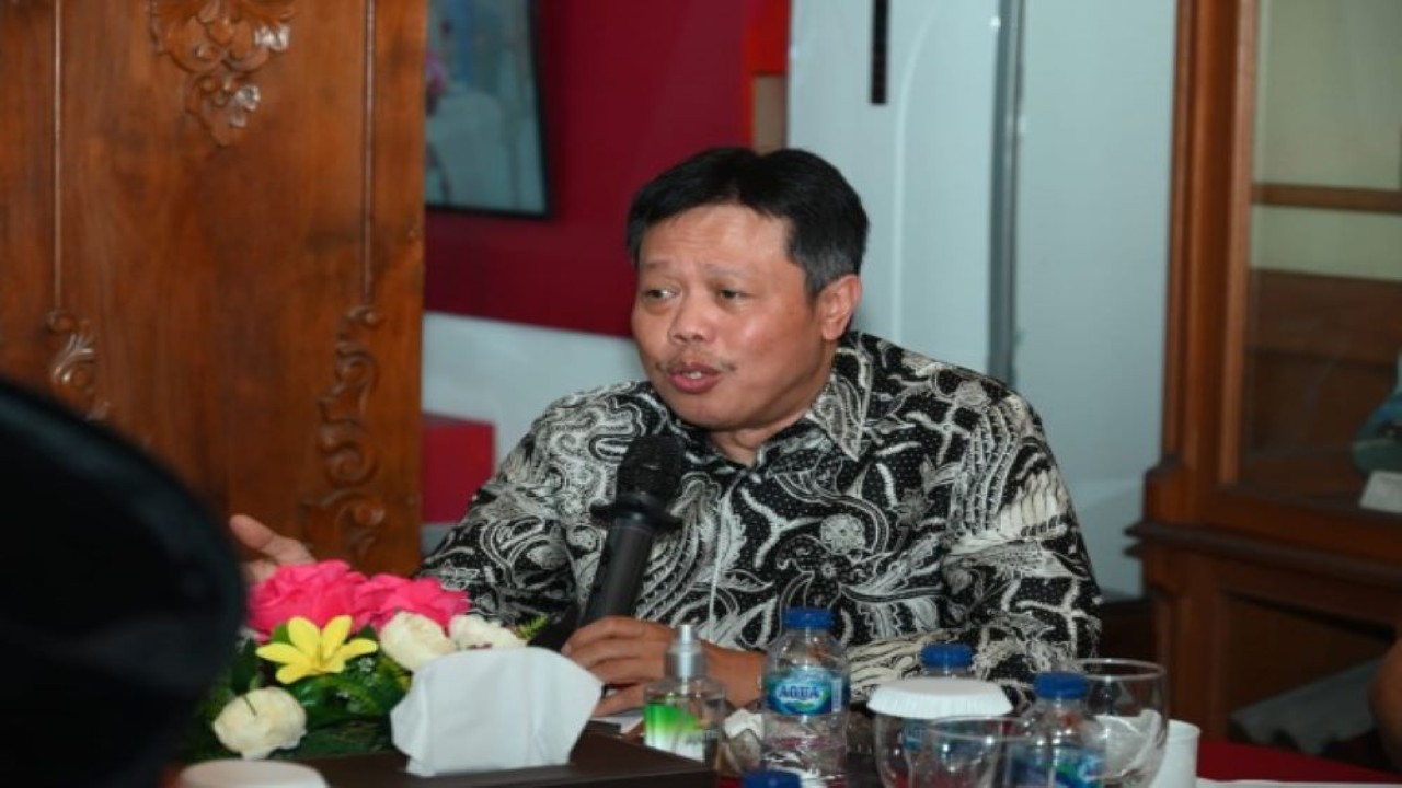 Anggota Komisi II DPR RI Mohammad Toha saat mengikuti Kunjungan Kerja Komisi II DPR RI di Kantor Bupati Sukoharjo, Jawa Tengah, Rabu (8/6/2022). (Erman/Man)