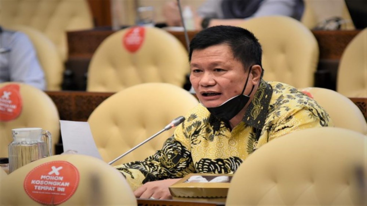 Anggota Komisi IV DPR RI Edward Tannur dalam Rapat Kerja Komisi IV DPR RI dengan Kementerian Pertanian RI di Gedung Nusantara, Senayan, Jakarta, Senin (13/6/2022). (Arief/Man)