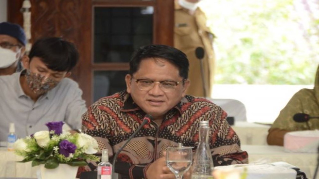 Anggota Komisi X DPR RI Mujib Rohmat saat mengikuti Kunjungan Kerja Spesifik Komisi X DPR RI di Kabupaten Deli Serdang, Sumatera Utara, Senin (13/6/2022). (Hira/nvl)