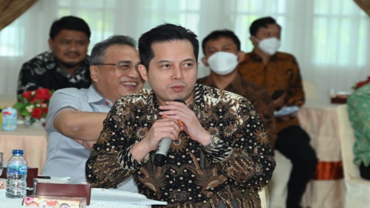 Wakil Ketua Komisi II DPR RI Ichsan Yunus saat pertemuan Tim Kunker panja Komisi II DPR RI di Padang, Sumatera Barat, Kamis (16/6/2022). (Erman/nvl)