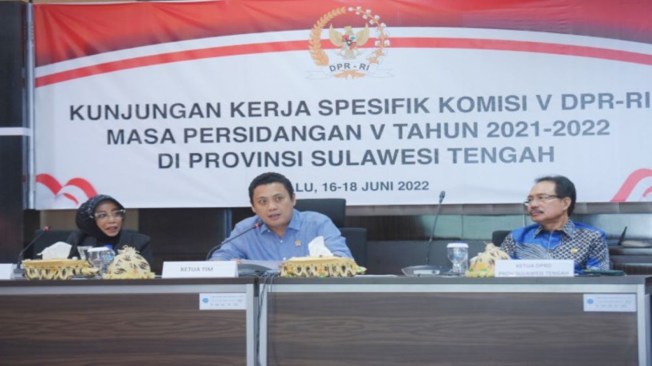 Wakil Ketua Komisi V DPR RI Andi Iwan Darmawan Aras saat memimpin kunjungan kerja spesifik di Palu, Sulteng, Kamis (16/6/2022). (Andri/nvl)