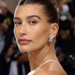 Hailey Bieber-1656144524