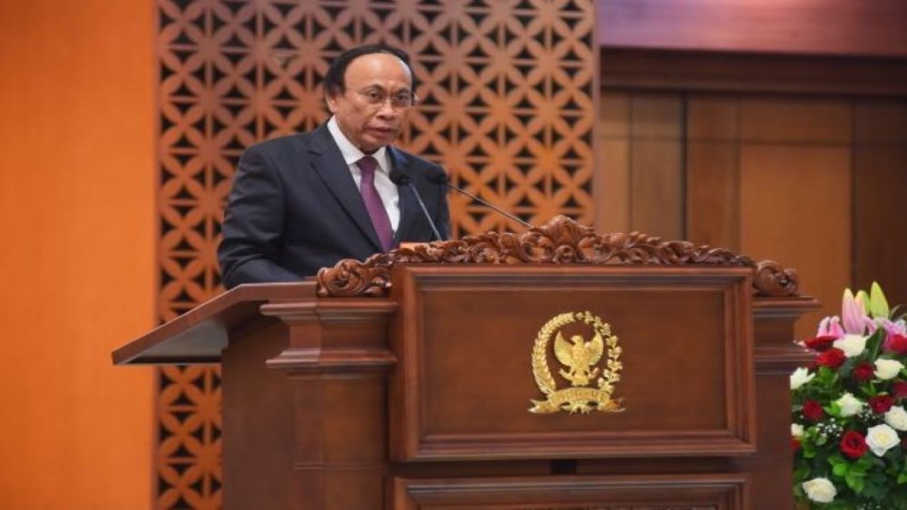 Wakil Ketua Badan Anggaran (Banggar) DPR RI Muhidin Mohamad Said menyampaikan Laporan Badan Anggaran DPR RI mengenai Hasil Pembahasan Pembicaraan Pendahuluan RAPBN Tahun Anggaran (TA) 2023 dan Rencana Kerja Pemerintah (RKP) Tahun 2023. (Jaka/rni)