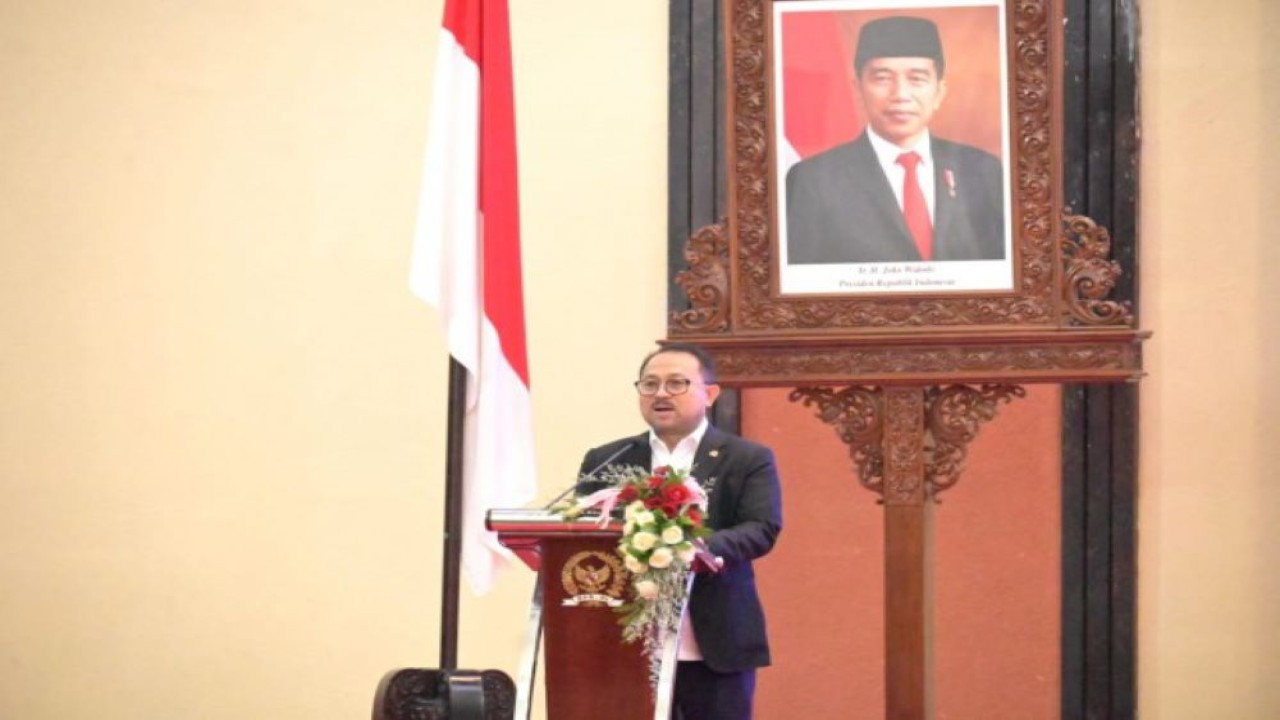 Wakil Ketua Komisi III DPR RI Pangeran Khairul Saleh saat pidato keynote speech FGD Komisi III DPR RI 'Urgensi Revisi UU Hukum Acara Perdata dan UU Narkotika' yang digelar di Ruang Pustakaloka, Gedung Nusantara IV DPR RI, Senayan, Jakarta, Selasa (5/7/2022). (Prima/Man)