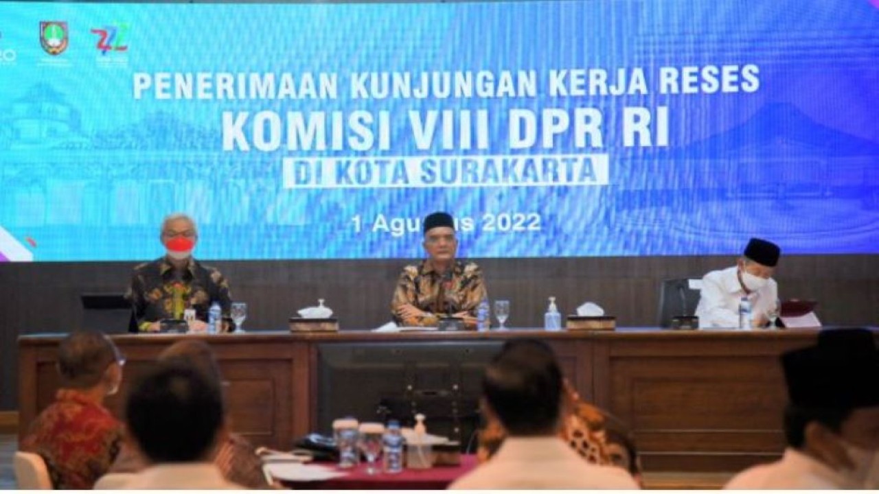 Wakil Ketua Komisi VIII DPR RI Marwan Dasopang saat memimpin pertemuan Tim Kunjungan Kerja Reses Komisi VIII DPR RI dengan Gubernur Jawa Tengah Ganjar Pranowo. (Aisyah/nvl)