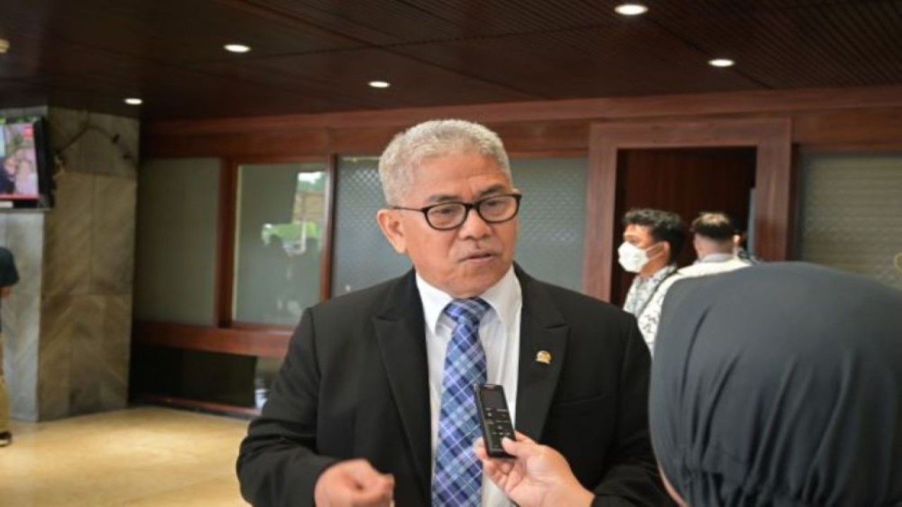 Anggota Komisi X DPR RI Zainuddin Maliki saat ditemui sebelum memasuki ruang sidang tahunan MPR RI, DPR RI, dan DPD RI serta Pidato Kenegaraan Presiden RI di Gedung DPR RI, Senayan, Jakarta, Selasa (16/8/2022). (Man/Pdt)