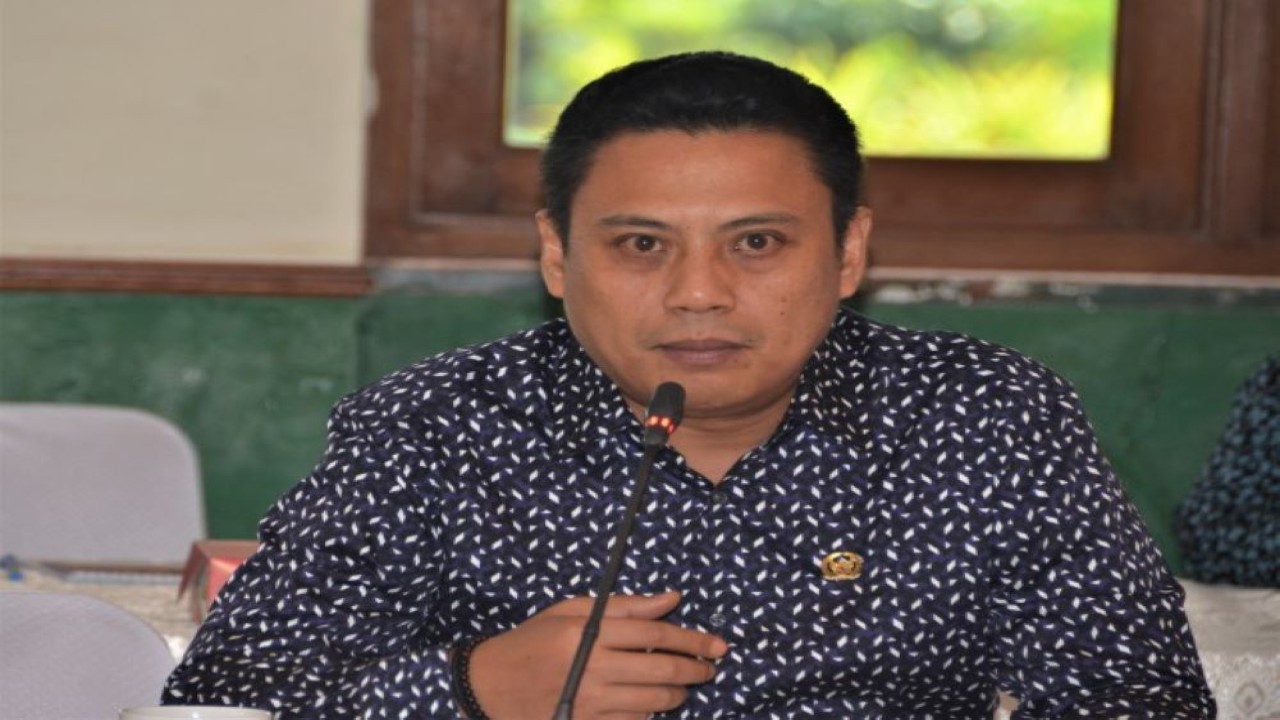 Wakil Ketua Komisi V DPR RI Andi Iwan Darmawan Aras saat memimpin kunjungan kerja spesifik di Bekasi, Jawa Barat, Jumat (26/8/2022). (Eko/Man)