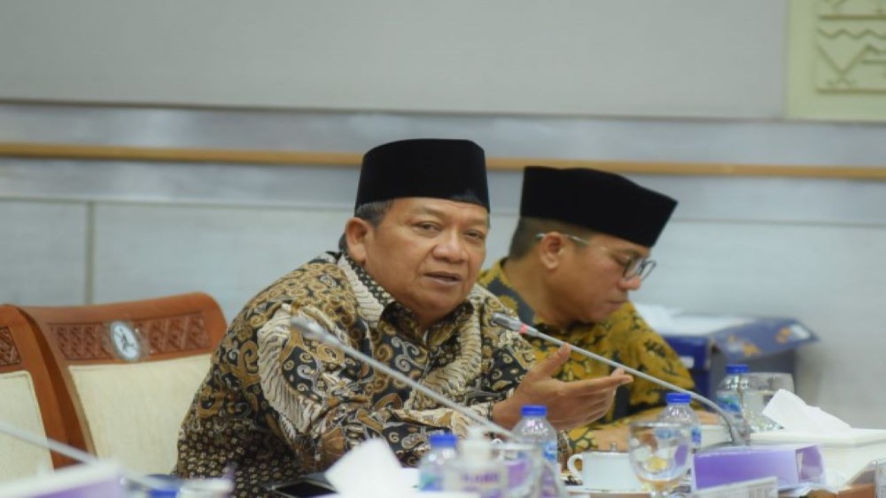 Anggota Komisi VIII DPR RI Abdul Wachid saat memberikan masukan kepada calon Dewas BPKH dari unsur masyarakat di Gedung Nusantara II, Senayan, Jakarta, Selasa (30/8/2022). (Runi/Man)