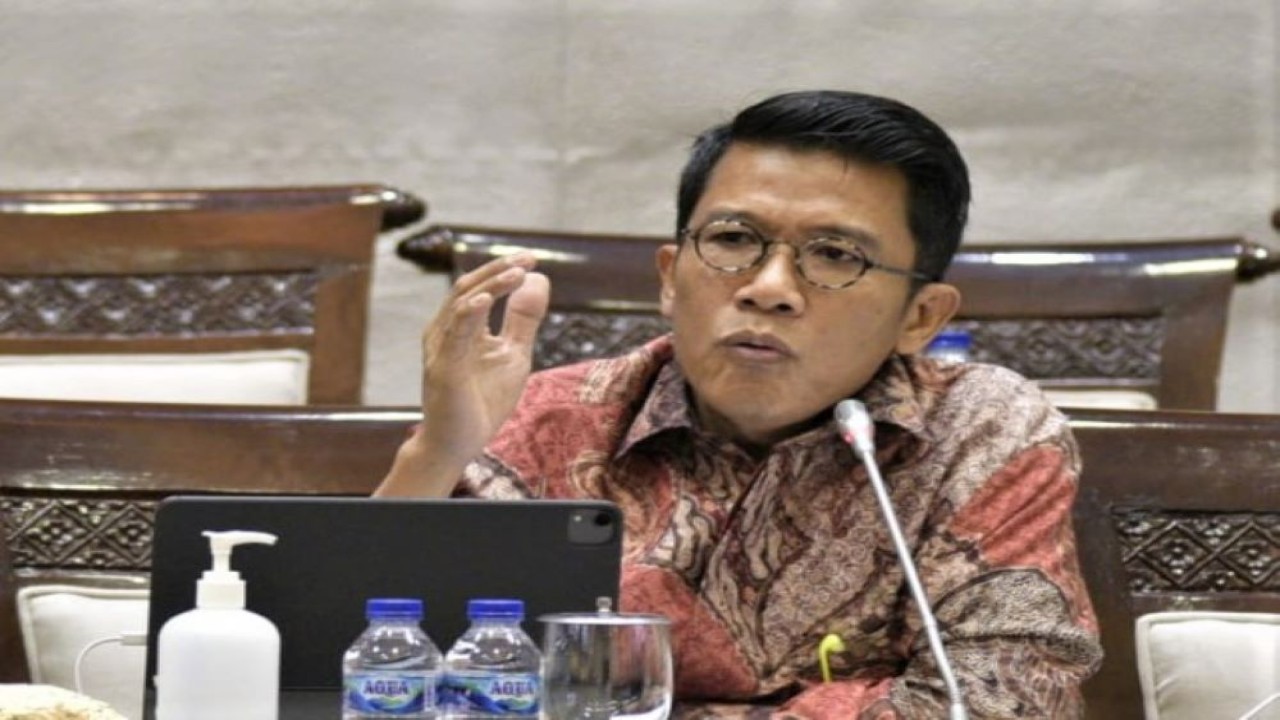 Anggota Komisi XI DPR RI Muhammad Misbakhun saat Rapat Kerja dengan Menteri Keuangan RI, Menteri PPN/Kepala Bappenas RI, Gubernur Bank Indonesia, Ketua Dewan Komisioner OJK, serta RDP dengan Kepala Badan Statistik, di Gedung Nusantara I, Senayan, Jakarta, Rabu (31/8/2022). (Munchen/Man)