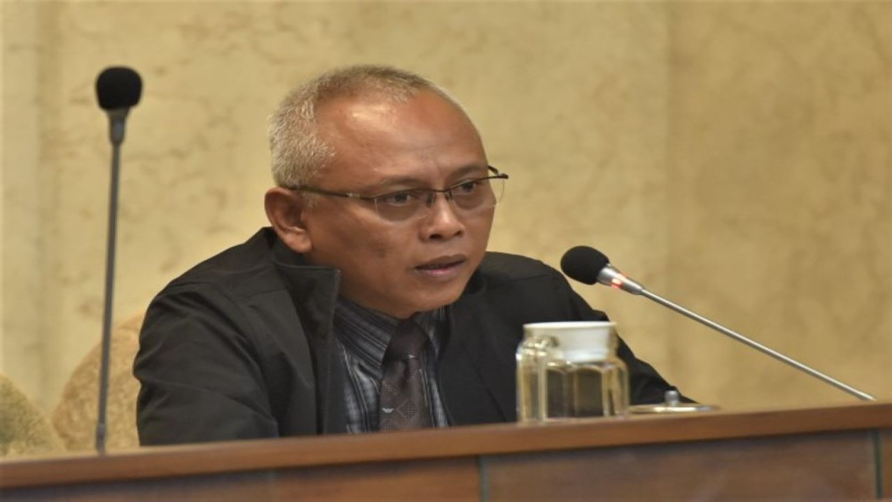 Anggota Komisi II DPR RI Arif Wibowo dalam Raker dan RDP Komisi II DPR RI dengan Kementerian Dalam Negeri, KPU, Bawaslu, dan DKPP, terkait Pembahasan Rancangan Per-Bawaslu dan Rancangan Peraturan DKPP di Gedung Nusantara, Senayan, Jakarta, Kamis, (1/9/2022). (Andri)