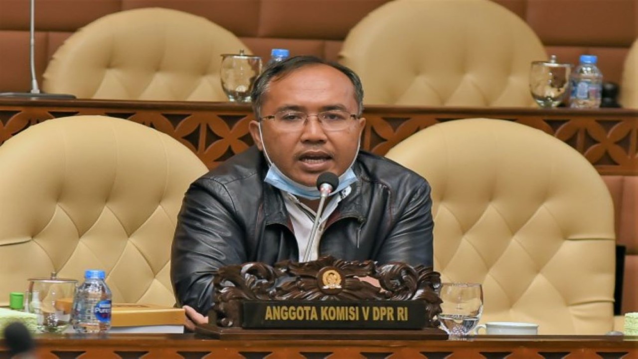 Anggota Komisi V DPR RI Suryadi Jaya Purnama. (Runi/Man)