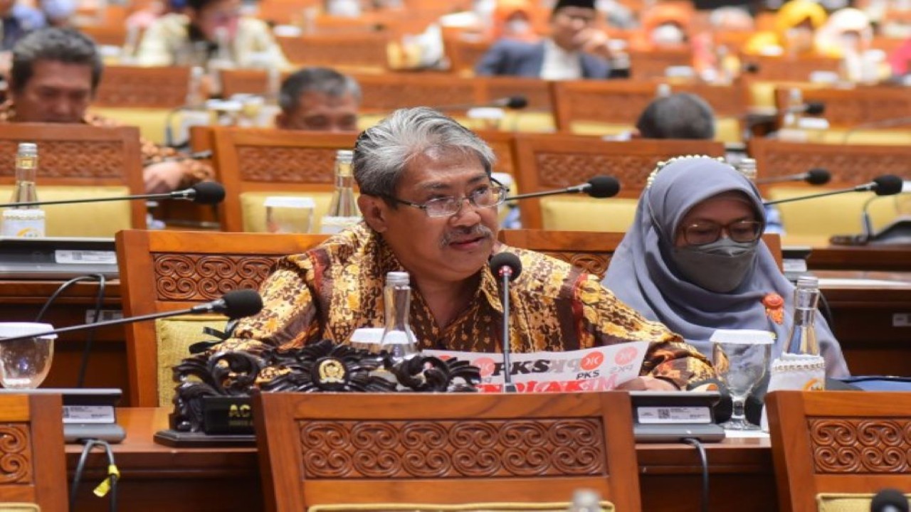 Anggota F-PKS DPR RI Mulyanto yang mewakili F-PKS DPR RI dalam Rapat Rapat Paripurna DPR RI ke-4 Masa Persidangan I Tahun Sidang 2022-2023 dengan agenda Pembicaraan Tingkat II/Pengambilan Keputusan atas RUU tentang Pertanggungjawaban atas Pelaksanaan APBN TA 2021 di Gedung Nusantara II, Senayan, Jakarta, Selasa (6/9/2022). (Jaka/Man)