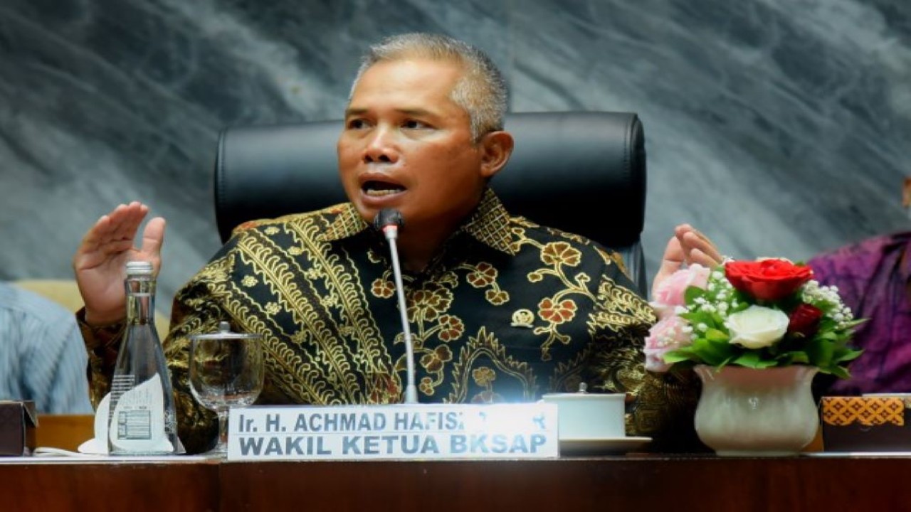 Wakil Ketua BKSAP DPR RI Achmad Hafisz Tohir menghadiri Kuliah Umum terkait diplomasi parlemen dengan pembicara Ketua BKSAP DPR RI Fadli Zon di Gedung Nusantara, Senayan, Jakarta, Senin (12/9/2022). (Runi/nvl)