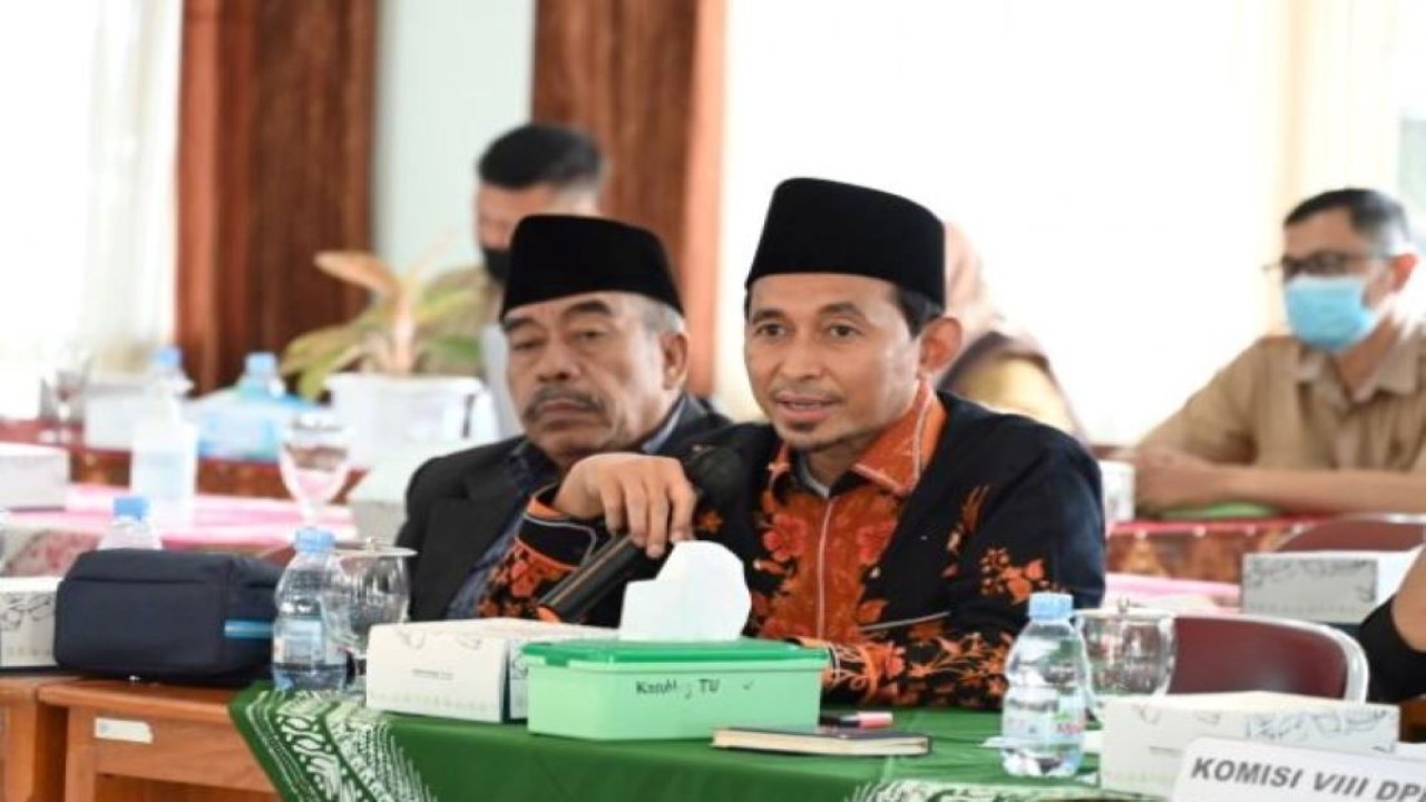 Anggota Komisi VIII DPR RI Bukhori dalam Kunjungan Kerja Panitia Kerja (Panja) Komisi VIII DPR RI mengenai Rancangan Undang-Undang Kesejahteraan Lanjut Usia (Lansia) di Kantor Balai Pelayanan Sosial Tresna Werdha (BPSTW) Unit Sleman DIY, Senin (26/9/2022). (Shane/Man)